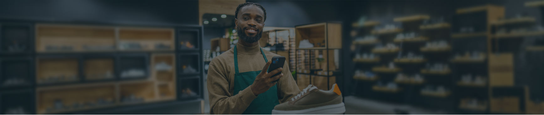 junger Händler verkauf Schuhe online